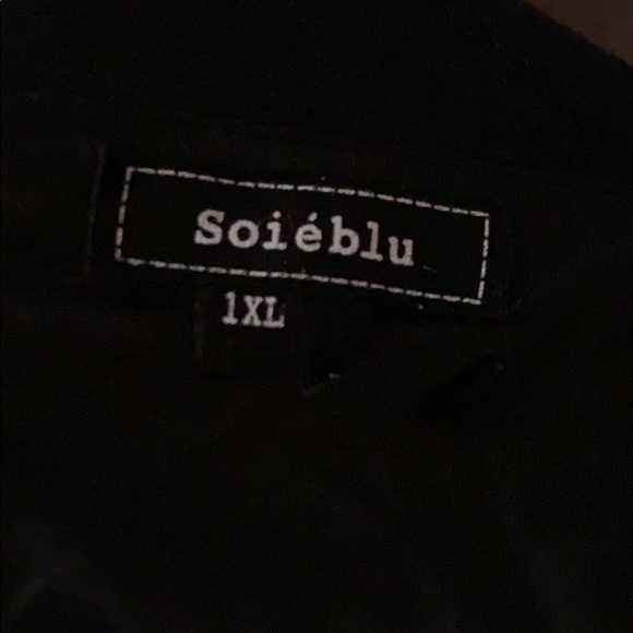 Black long sleeve, wide leg jump suit w floral arm - Picture 4 of 4